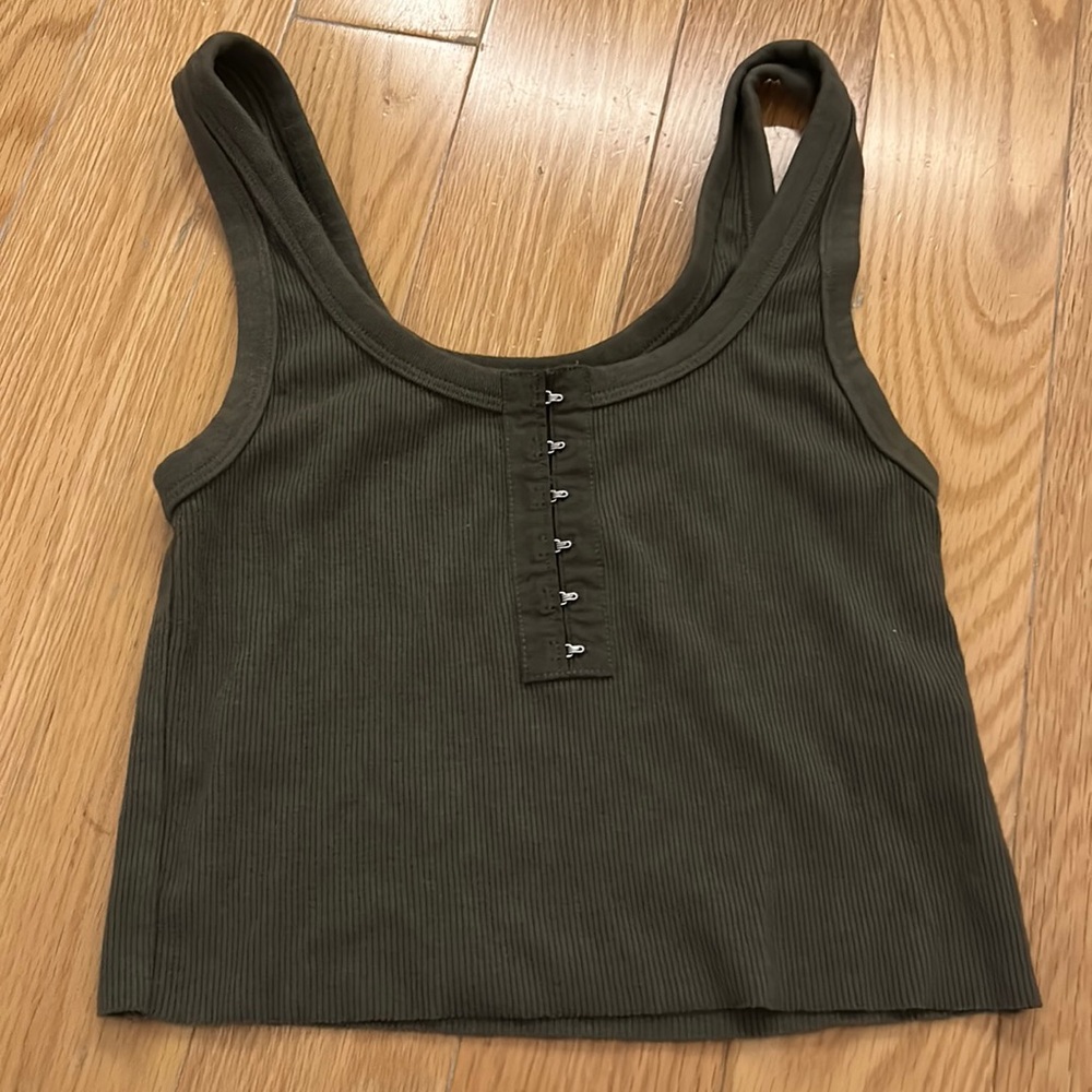 army green aerie tank top!
